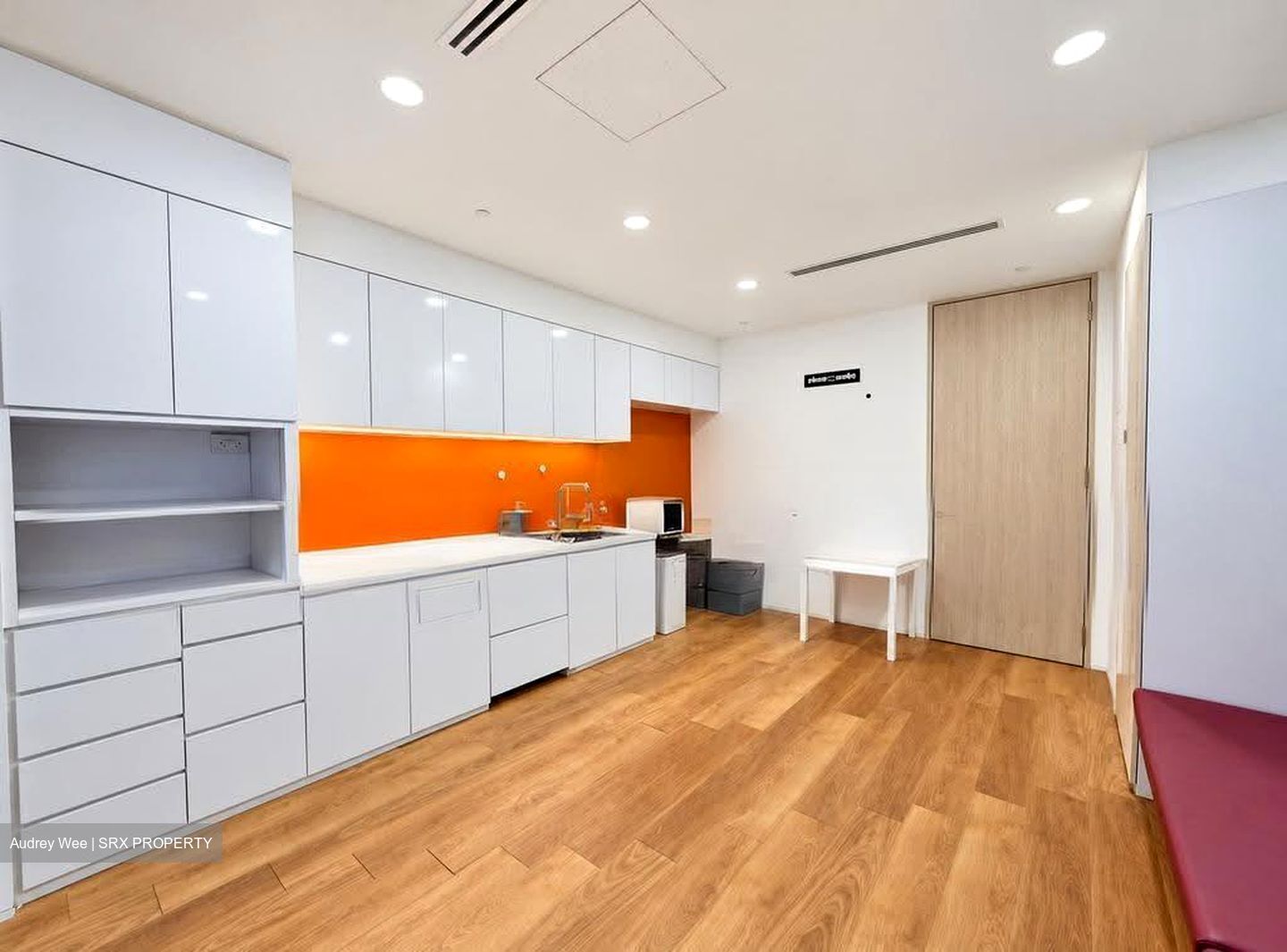 MYP Plaza (D1), Office #639000511